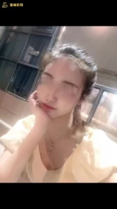 酒吧搭讪的小美女太会夹了屁股都被我打红了
